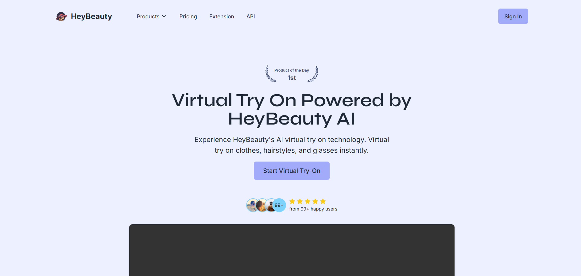 Pantalla de inicio de HeyBeauty con el mensaje "Virtual Try On Powered by HeyBeauty", botón destacado "Start Virtual Try-On" y menú superior con opciones como Products, Pricing y Extension.